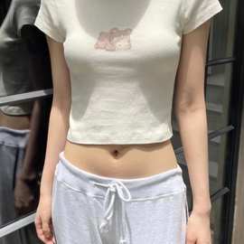 BM风美式可爱熊仔帽子爬爬天使T恤米色短袖女 bm辣妹高腰露脐上衣