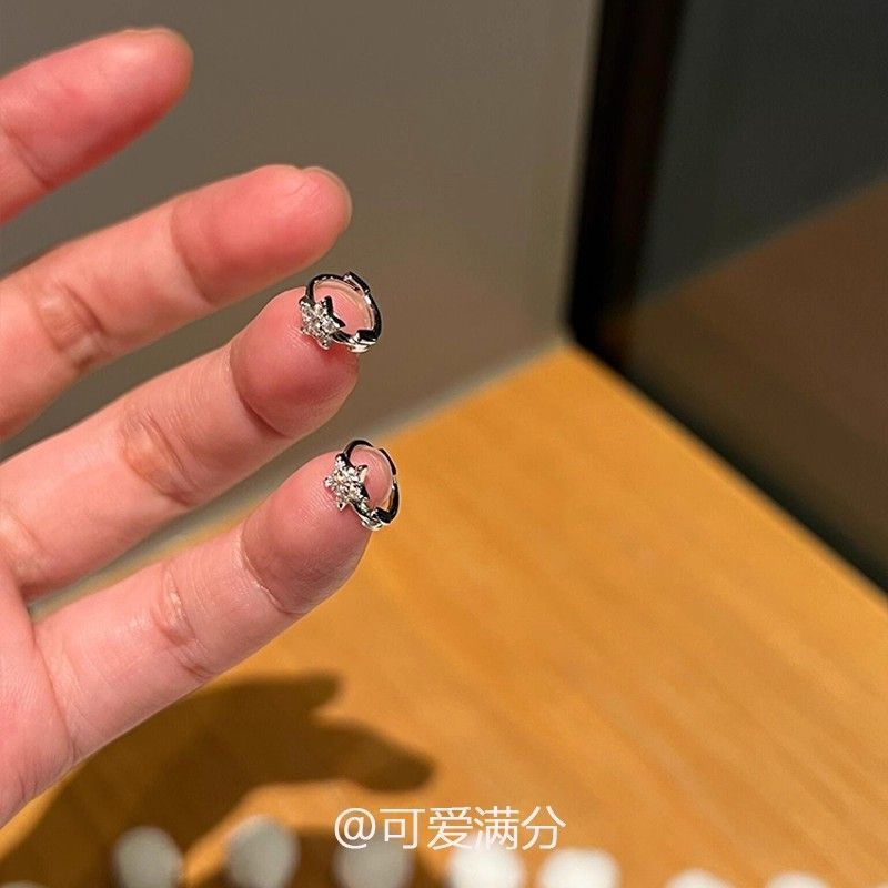 Korean-Style Simple and Compact Five-Pointed Star Earrings with Copper Inlay and Exquisite Zircon Ear Clips, Unique Design Versatile Earrings for Women