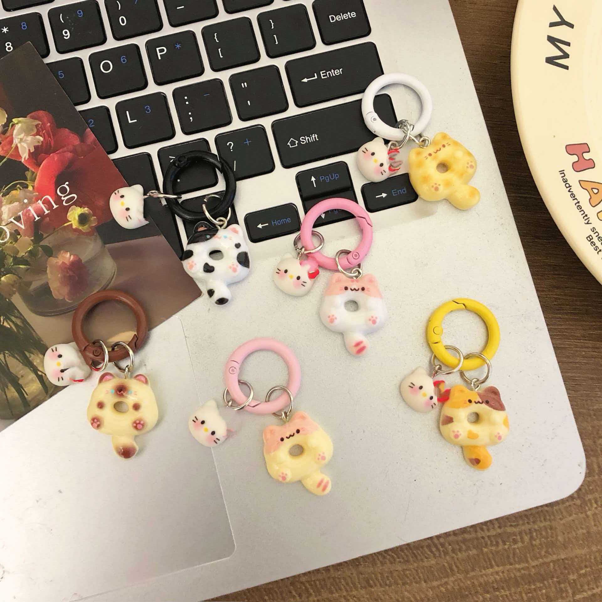 Original Cute Cartoon Siamese Kitten Circle Keychain Ins-Style Keychain Backpack Earphone Pendant Student Accessory