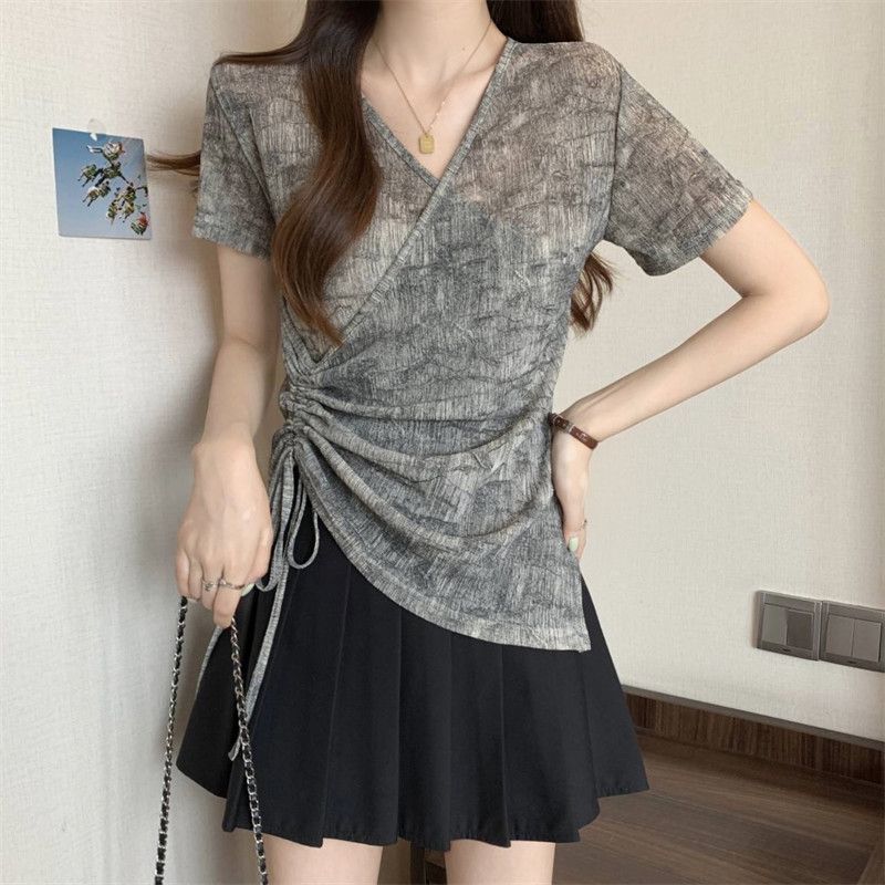 Camiseta de manga corta teñida con diseño cruzado de gran tamaño para mujer verano 2024 nuevo estilo suelto y delgado mm top femenino ins image 5