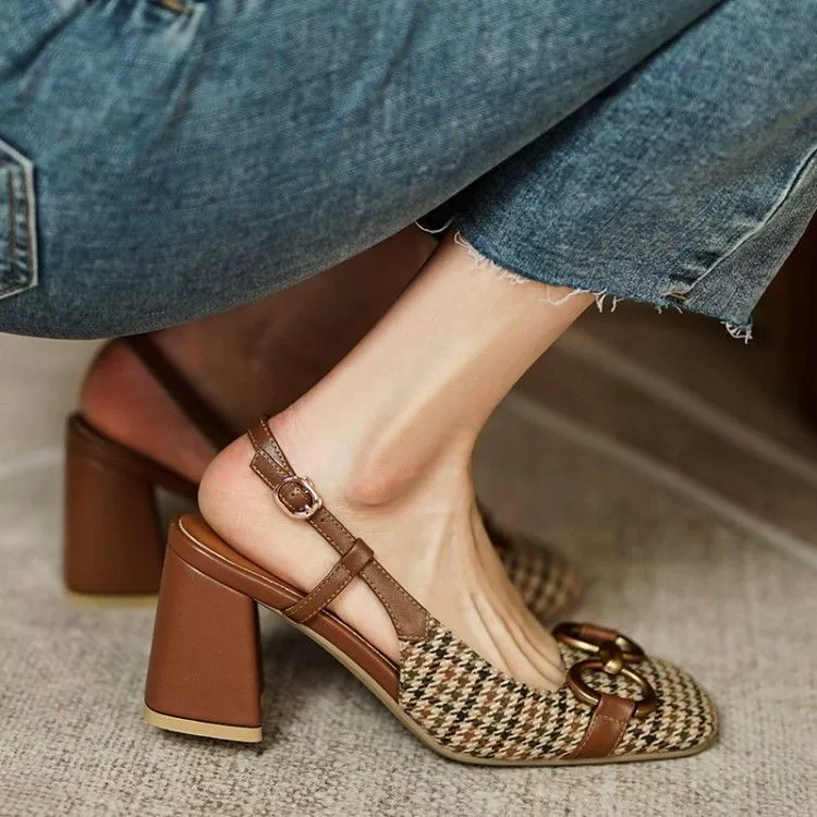 Женские сандалии с крытым носком, новинка 2022 года, весенне-летние туфли на толстом каблуке, французские невысокие туфли на высоком каблуке с квадратным носком в стиле ретро