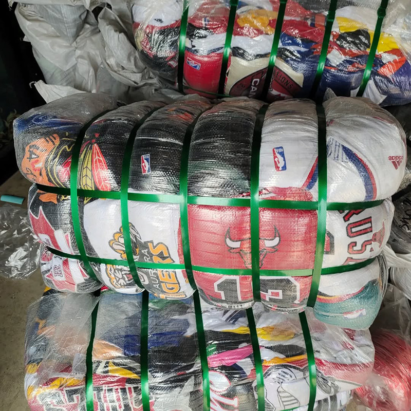 Second-Hand Plaid Shirts for Men, Long-Sleeved Spring & Fall Export African Old Clothes Wholesale Used Men Shirts Second-Hand Plaid Shirts for Men, Long-Sleeved Spring & Fall Export African Old Clothes Wholesale Used Men Shirts