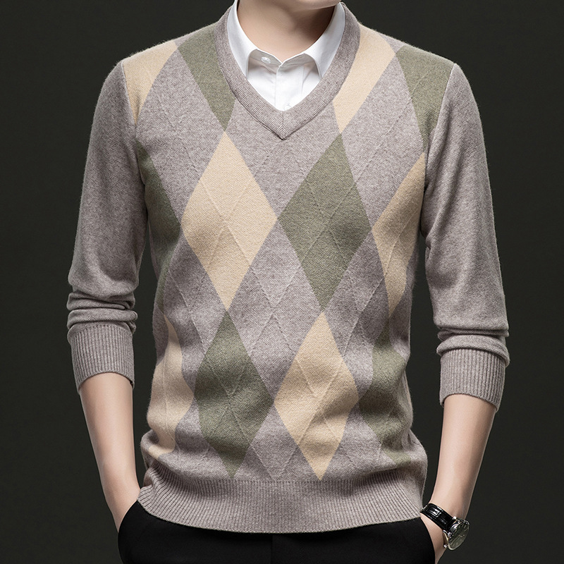 Winter New V-neck Sweater Men's Pullover Base Sweater Dad Diamond Jacquard Collar Knitted Sweater