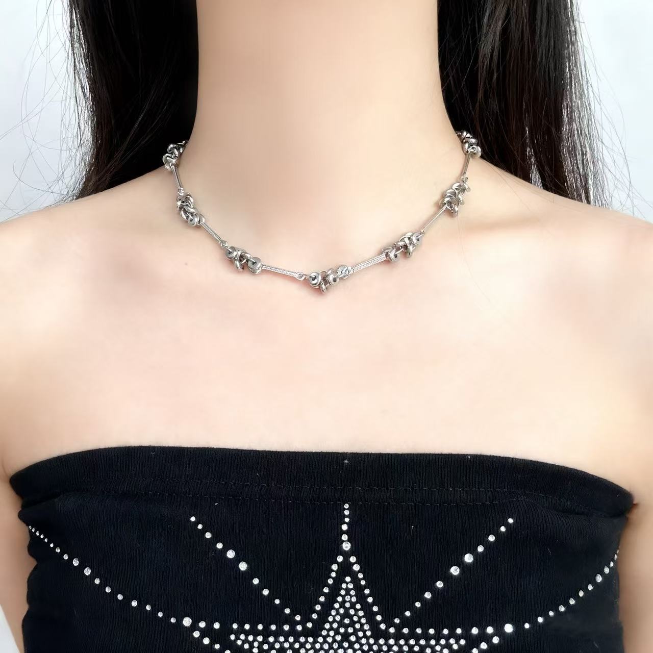 Vintage Stylish Beaded Round Splicing Necklace European and American Light Luxury Niche Design Chain Personalized Fashion Versatile Accessory