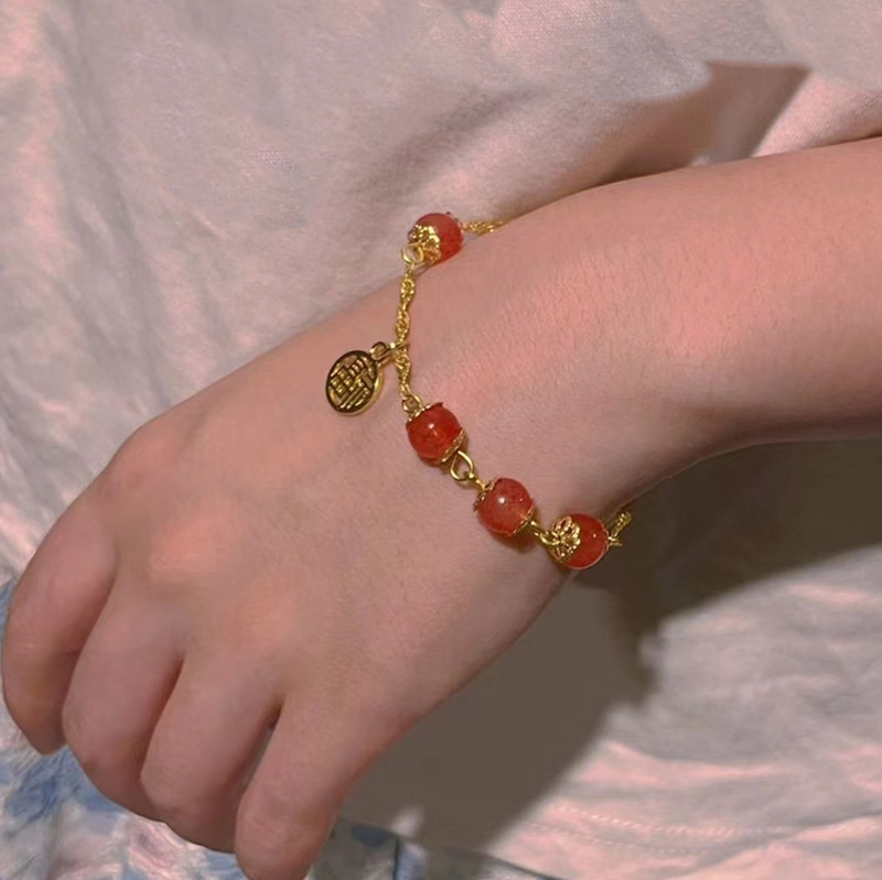 复制_新款红玛瑙手链网红夏季福气铃铛手串女高级.jpg