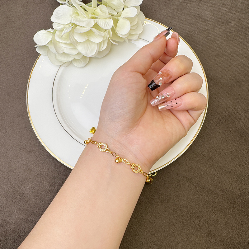 Nuevos productos de oro de arena vietnamita pulsera de lujo ligera con diamantes estrella de luna bolas de borda pulsera de nicho para mujeres joyas de mano de alta calidad