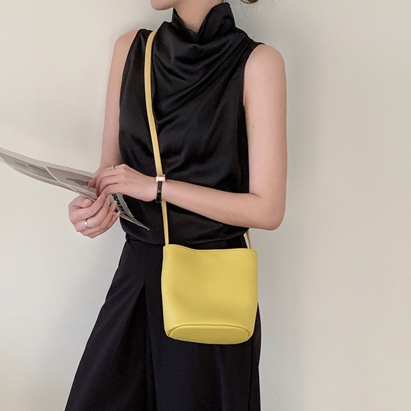 Casual Bucket Bag 2026 New Arrival Top Grain Cowhide Shoulder Crossbody Bag Genuine Leather Women's Soft Leather Commuter Small Bag