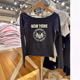 BM风黑色卷边领new york老鹰一字肩长袖T恤女bm打底衫露肩短款上