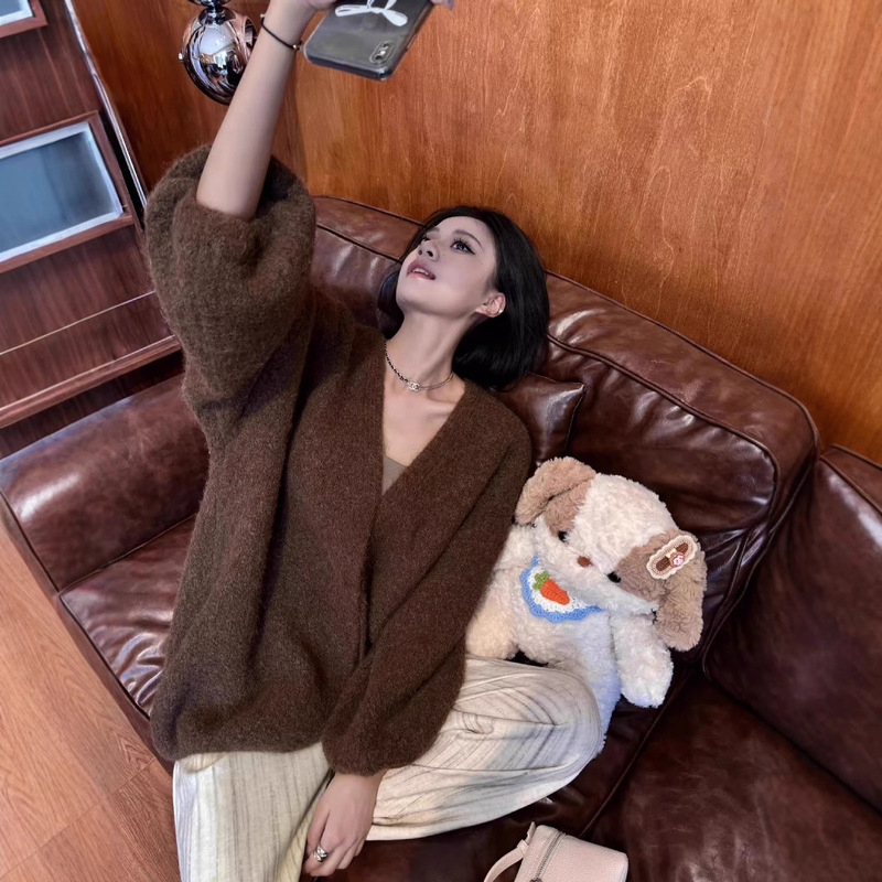Soft and Cozy Korean-Style Lazy Chic Sweater Coat for Women, 2026 Autumn and Winter, Loose and Sweet Mid-Length Knit Cardigan Soft and Cozy Korean-Style Lazy Chic Sweater Coat for Women, 2026 Autumn and Winter, Loose and Sweet Mid-Length Knit Cardigan