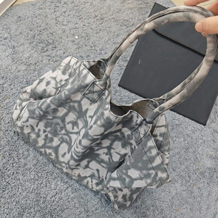 �羳�F؛�٤����μ緫����Ůͨ�ڰٴ������������������ُ���