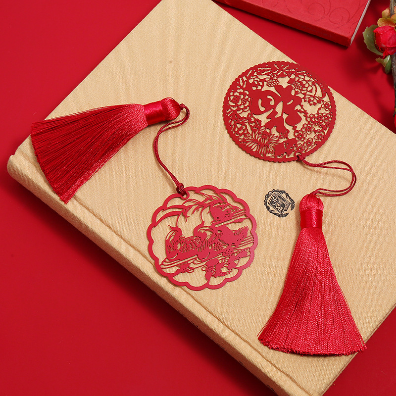 Creative Chinese-style classical tassled paper-cut bookmark with red fortune character and mandarin duck, ancient Chinese artistic student gift.