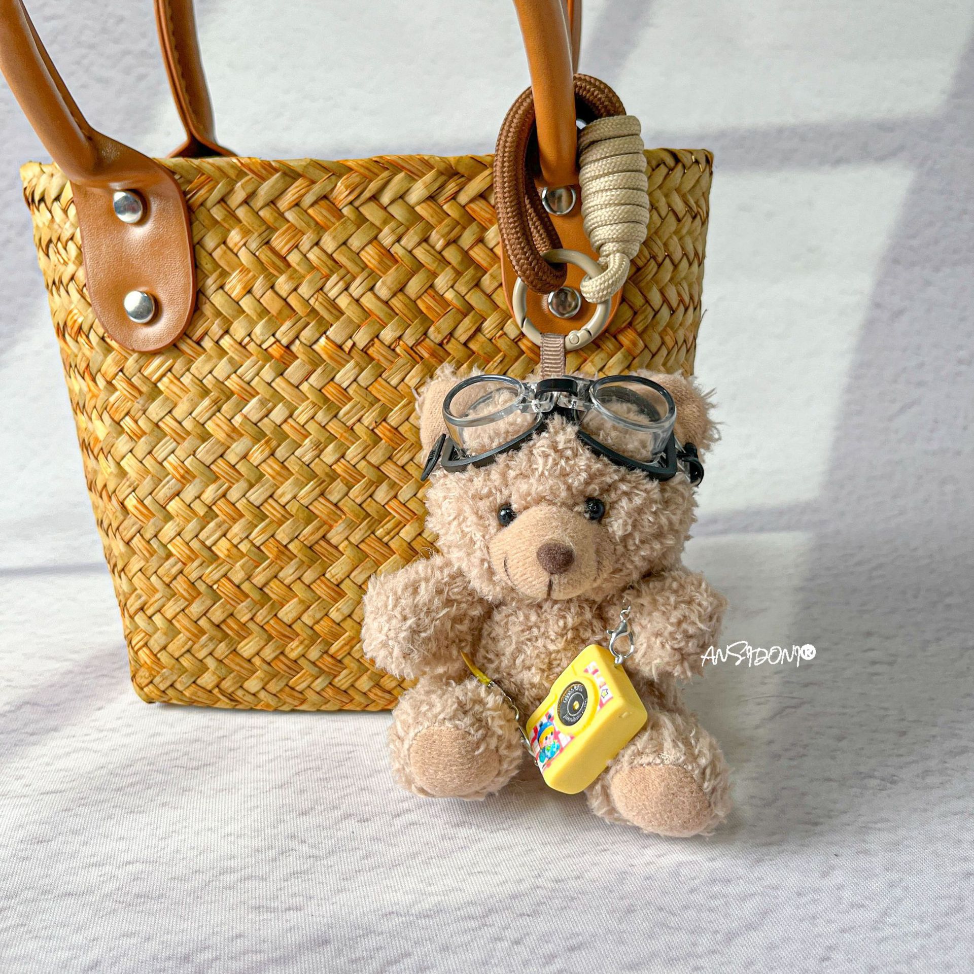 만화 드레싱 티셔츠 작은 다크 브라운 곰 인형 테디 베어 학교 가방 펜던트 자동차 키 체인 인형 자동차 교수형 장식