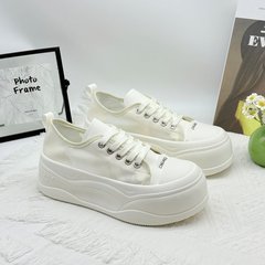 女性のための厚底メッシュ白靴 2025 夏の新多用途通気性カジュアルスニーカースポーツシューズ女性の靴プラットフォームソール