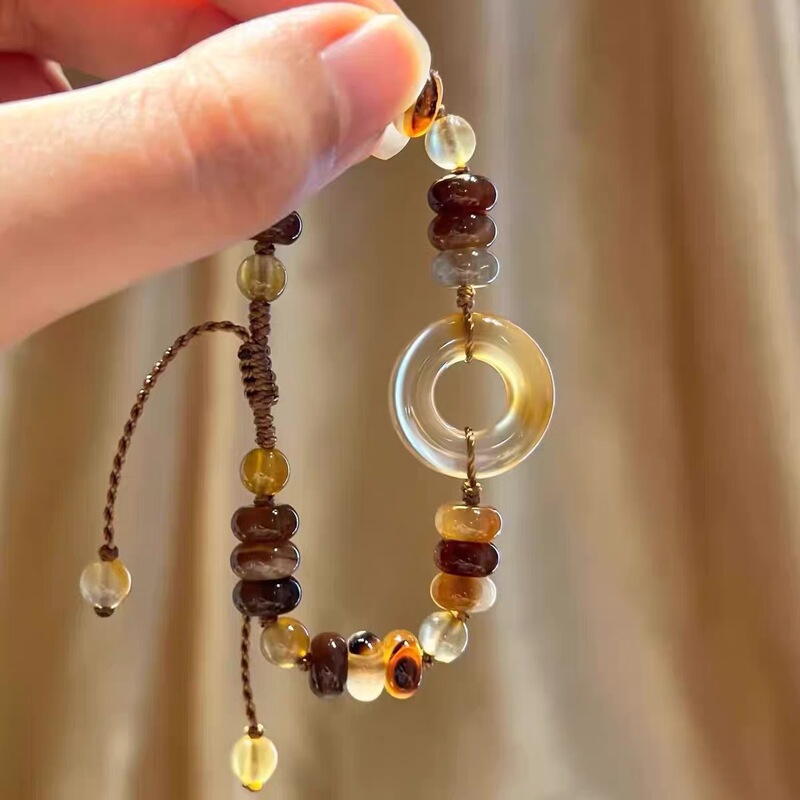 New Chinese-style retro brown peace buckle bracelet, same style as on Xiaohongshu, exquisite and stylish Chinese-style jewelry New Chinese-style retro brown peace buckle bracelet, same style as on Xiaohongshu, exquisite and stylish Chinese-style jewelry