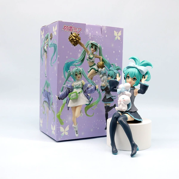 Jade Cinnamon Dog Hatsune Sitting Pose Box