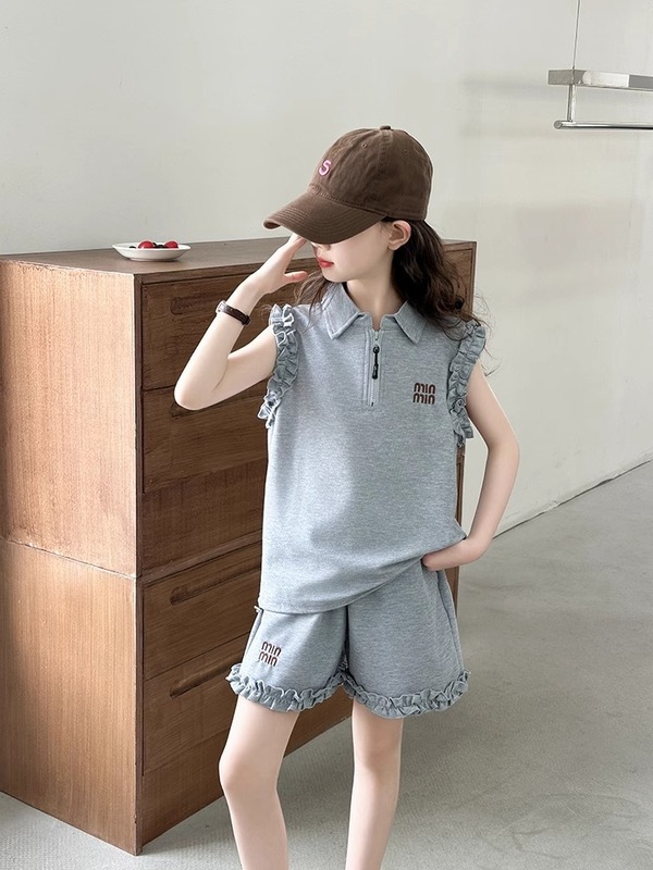 女の子サマースーツ 2025 新しいファッショナブルで見栄えの良いレースサマースーツ女の子カジュアルスポーツショーツ 2 点セット|undefined