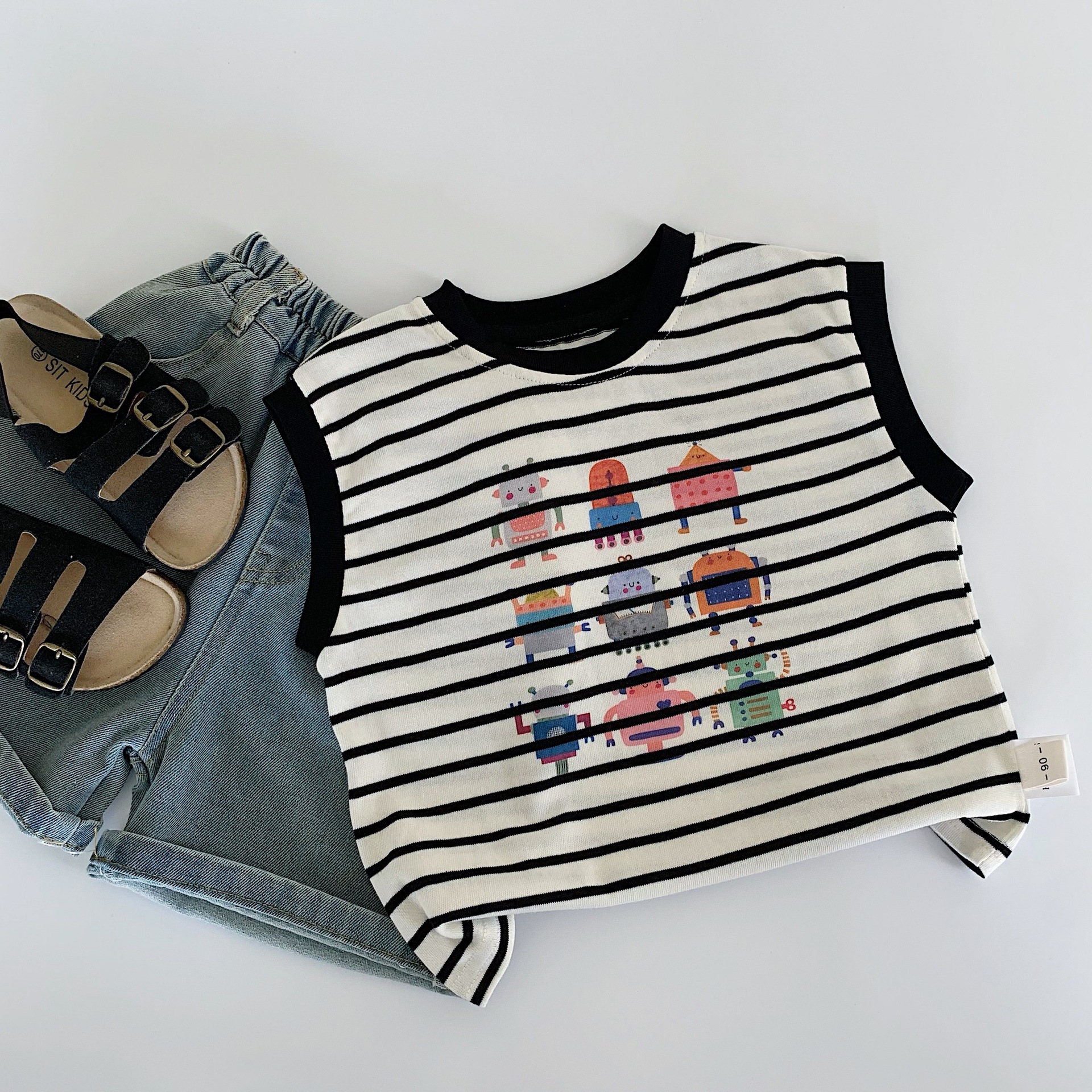 Chaleco sin mangas de verano para niños Maibao 2025 nueva versión coreana del suéter de rayas de dibujos animados para niños fábrica al por mayor