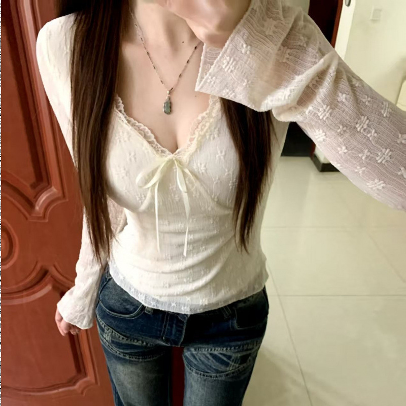 Autumn new slim-fit waist-cinching long-sleeve top, Korean retro lace trim sexy low-cut V-neck T-shirt for women Autumn new slim-fit waist-cinching long-sleeve top, Korean retro lace trim sexy low-cut V-neck T-shirt for women