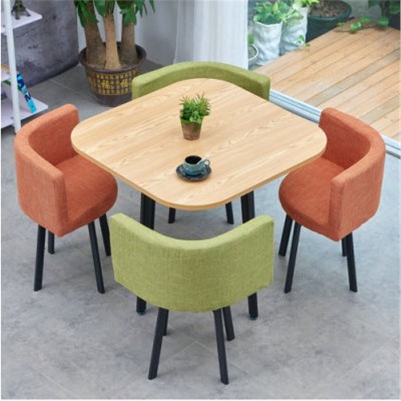 주황색-녹색 천 의자