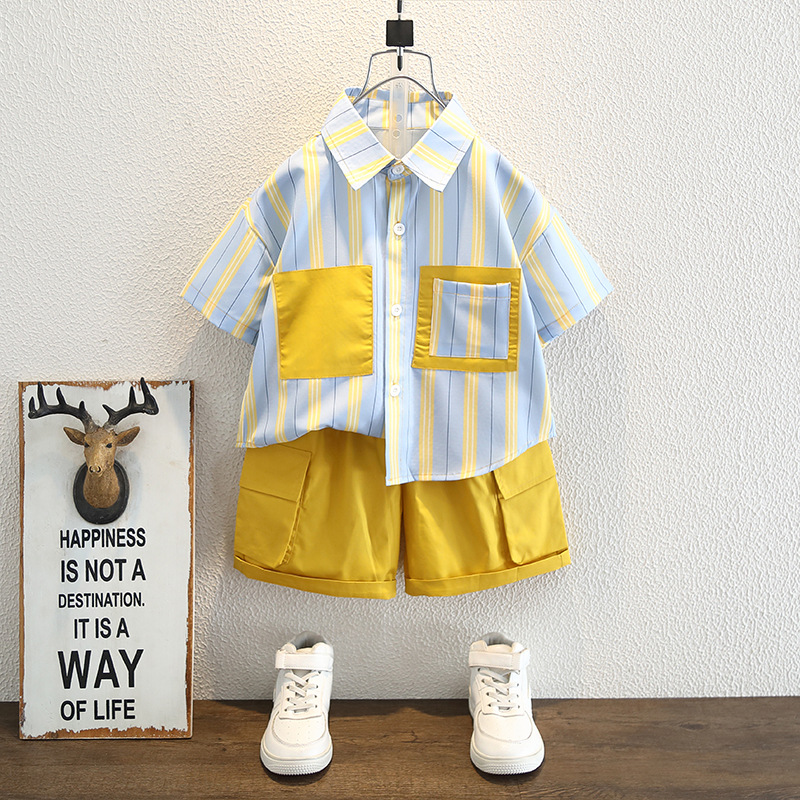 7829 traje de manga corta para niños 2024 verano nuevo estilo estilo occidental camisa a rayas para bebés traje de dos piezas de verano para niños