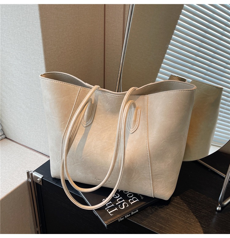 2024 niche design tote new high-end commuting women's large capacity shoulder bag trend_voghion.com