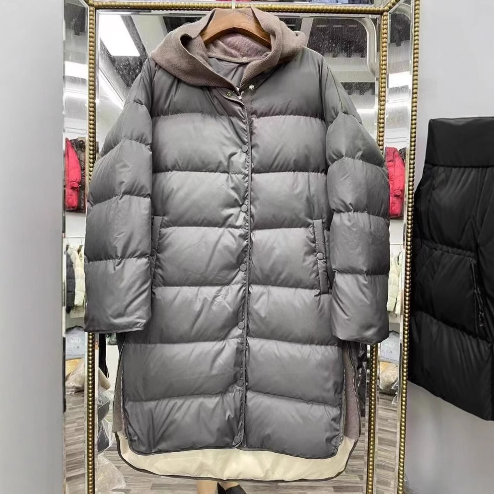 Chaqueta de plumón ligera y larga para mujer, nuevo estilo invierno 2026, capucha desmontable de punto, plumón de pato blanco, estilo coreano, a la moda para tallas pequeñas.