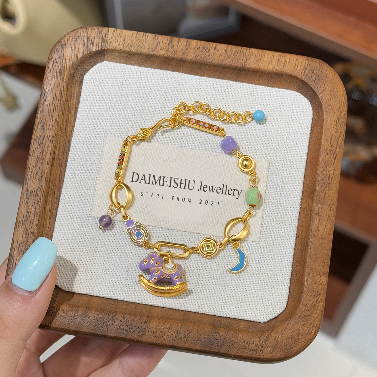 Genuine fashionable sophisticated cute universal purple bracelet