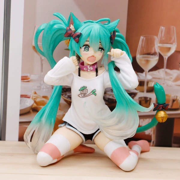 Sitting Cat Ears Hatsune [opp bag]