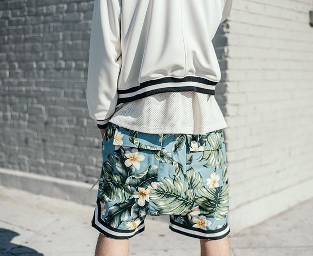 Title 5, Vintage Casual Loose Fitting Floral Leaf Shorts...