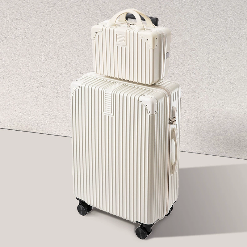 Capacious suitcase, durable box with zipper