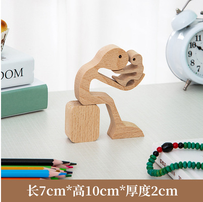 Decoración simple decoración creativa animal de madera perro y familia Estructura de escritorio hecho a mano humano y perro talla de madera adornos