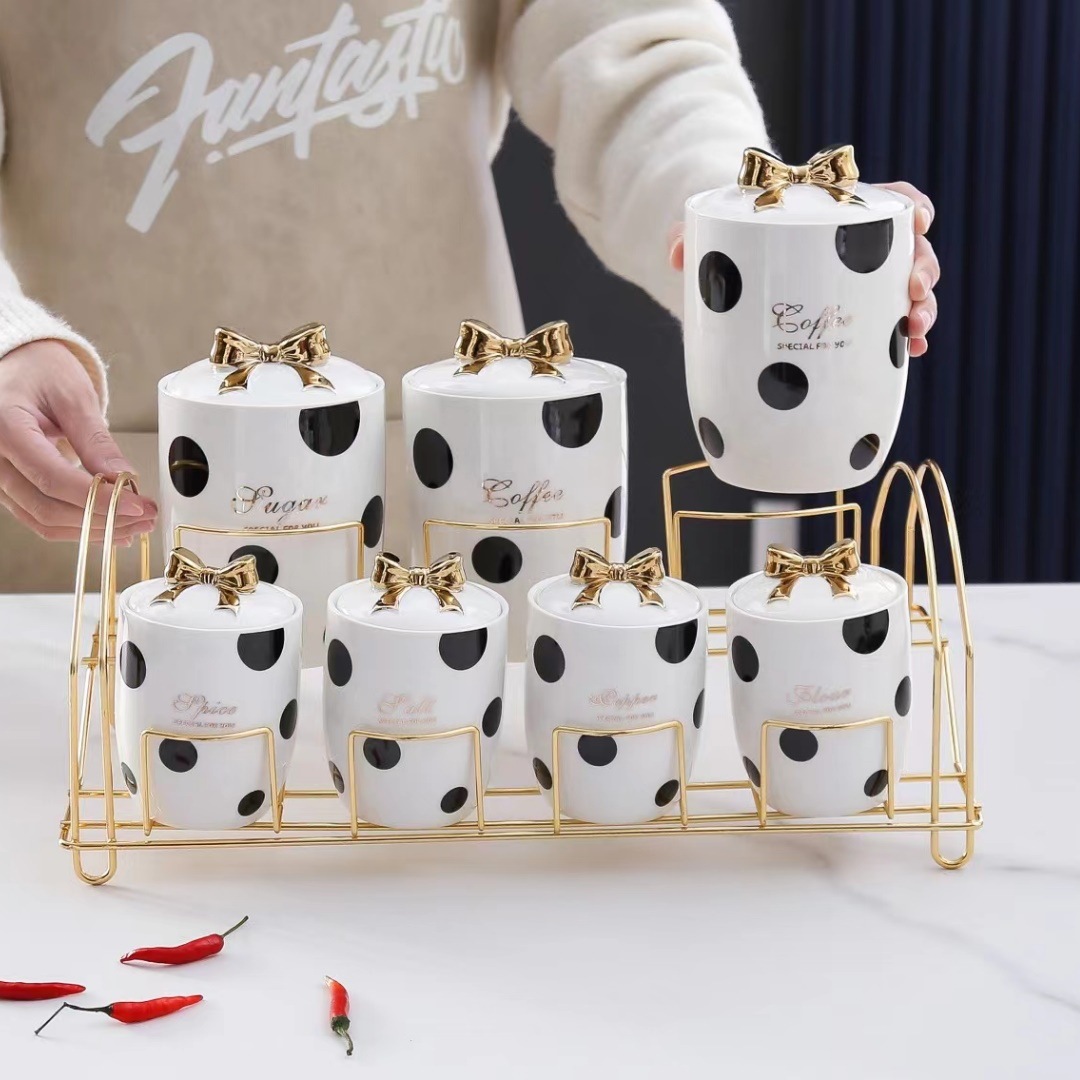 Estilo nórdico creativo Polka Dot regalo cerámica tarro condimento combinación cocina aceite y sal botella de almacenamiento hogar completo caja de almacenamiento