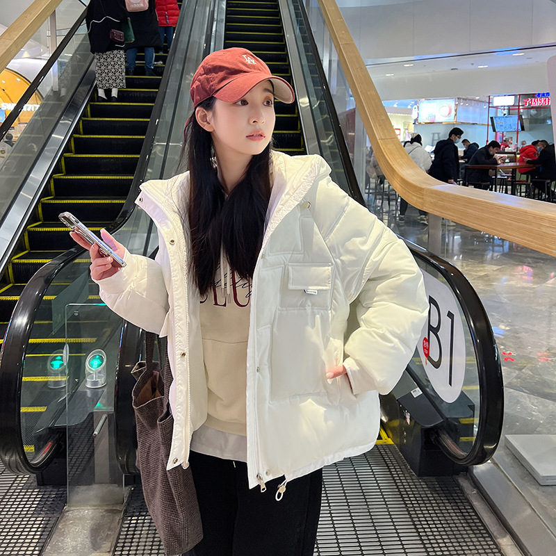 2022 nuevo algodón encapuchado de pluma femenina versión coreana engrosada de algodón de invierno grande chaqueta corta