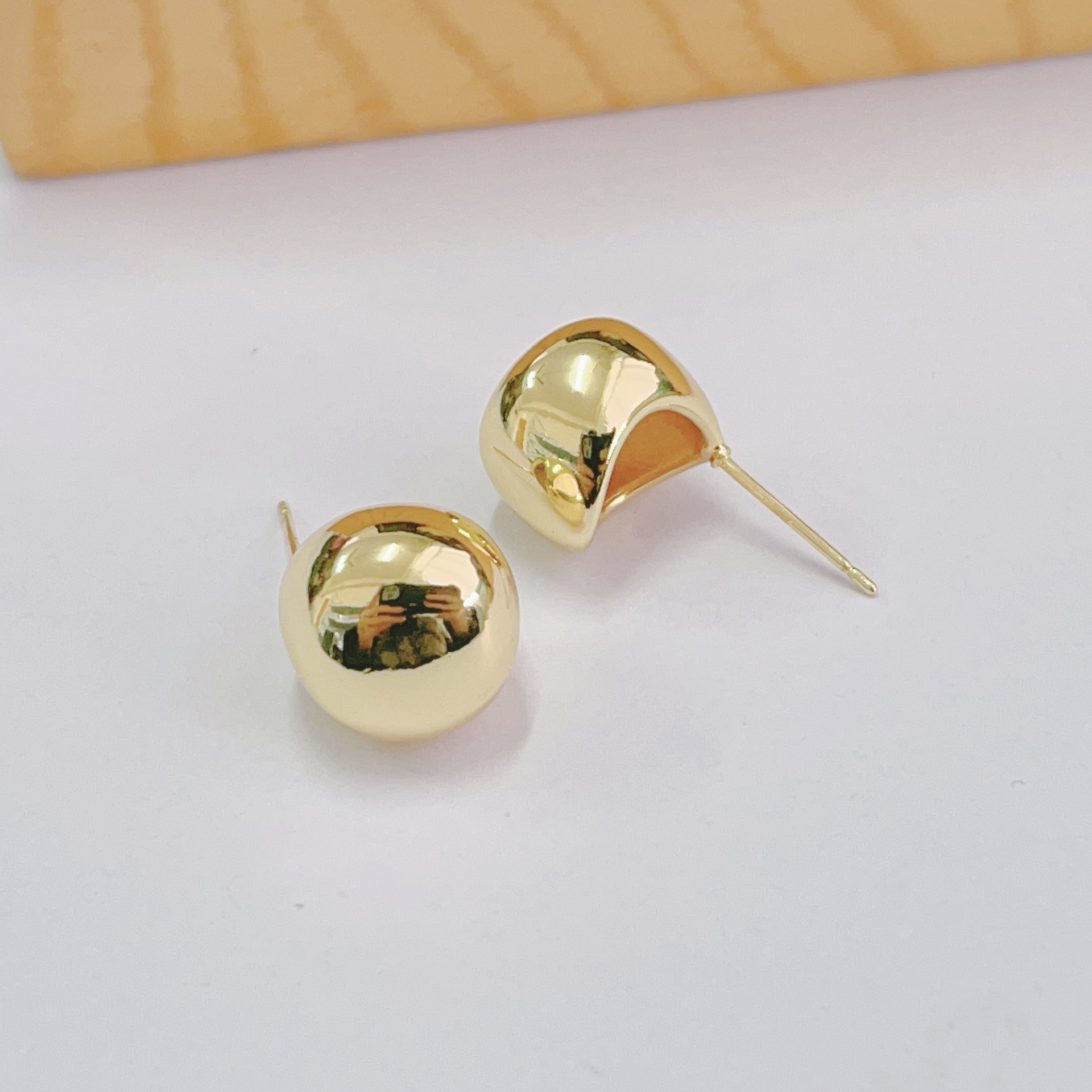 fashionable glossy geometric earrings