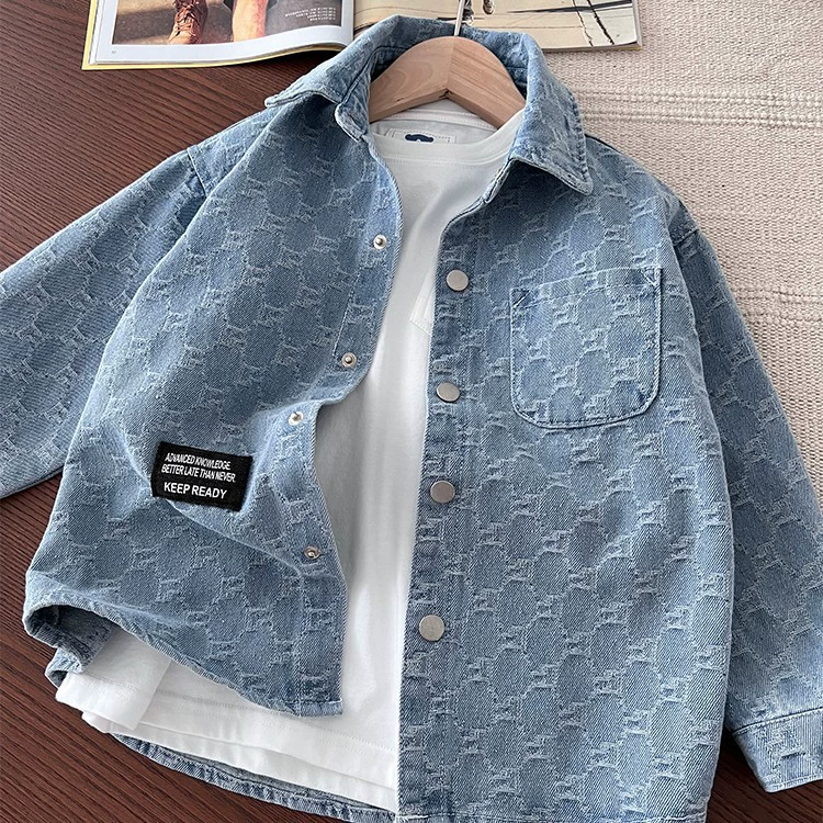 Детская джинсовая рубашка для мальчиков, осень 2025, новая модель, весенне-осенняя, в корейском стиле, модная рубашка для малышей