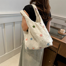 新款针织飞织潮流日韩伴手礼爱心针织袋洋气毛线编织水桶手提包包