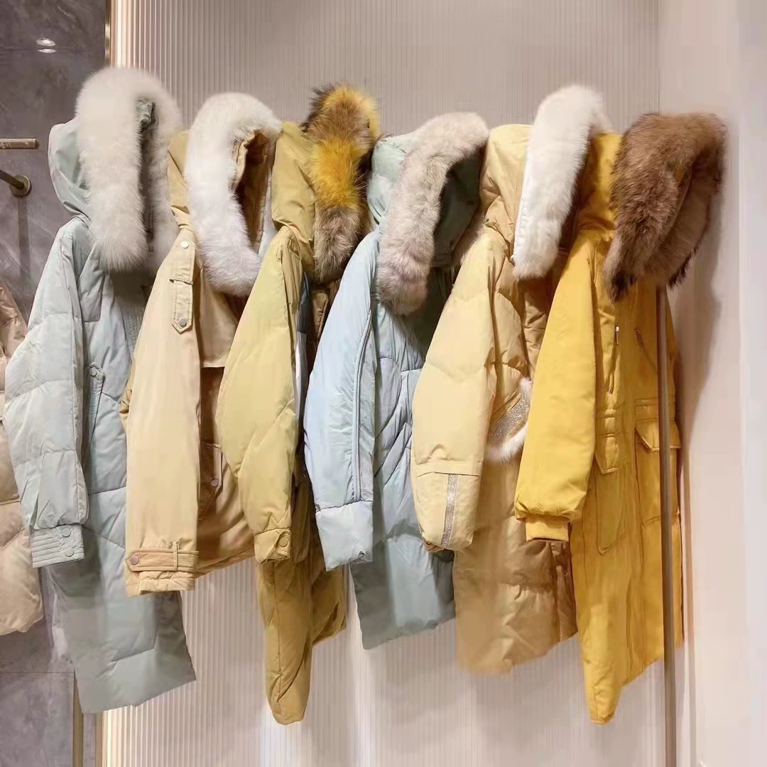 Женский пуховик с большим меховым воротником, средней длины, ниже колена, на белом утином пуху, оптовая поставка на зиму 2024 года, в корейском стиле.