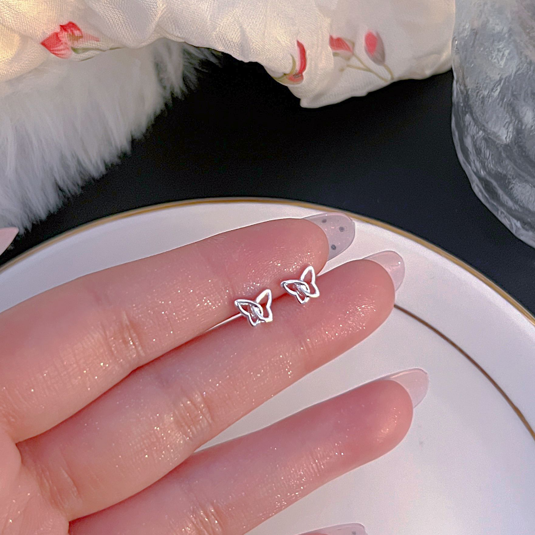 S999 Silver Ear Studs Delicate Compact Pure Silver Premium Pearl Earrings Hypoallergenic Sleep-in Cartilage Studs Ear Jewelry