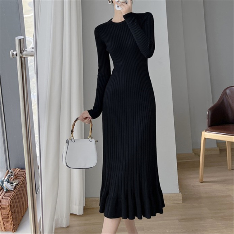 Herbst Fischschwanz Strickkleid Damen, mittellang über dem Knie, Basislage und schmale Passform, gepaart mit einem Pelzmantel für_voghion.com