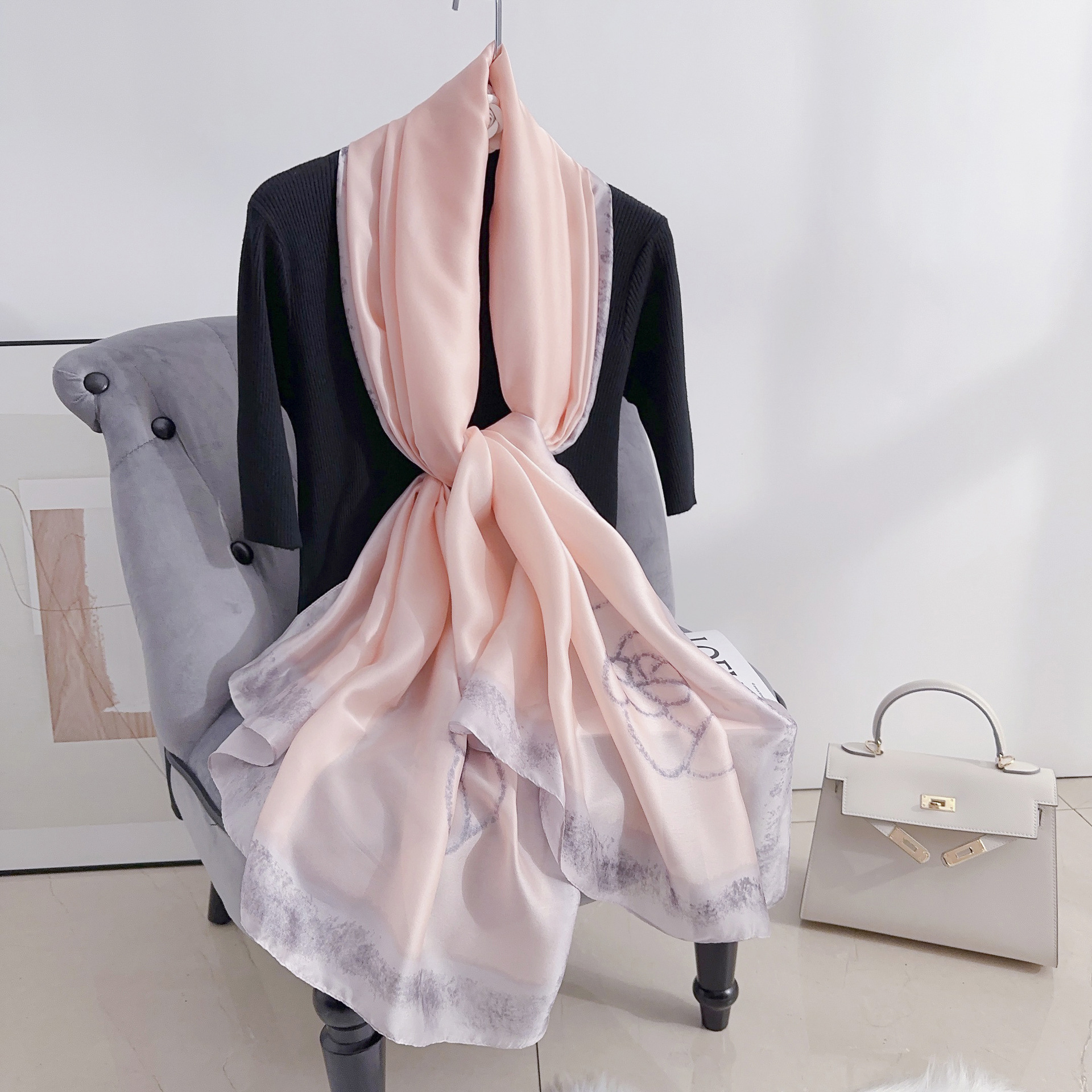 Bufanda de seda para mujer nuevo estilo primavera y otoño rosa camelia chal exterior con una bufanda delgada de alta gama para el día de la madre
