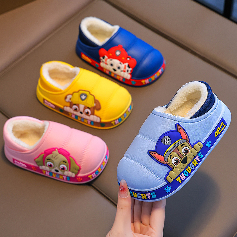 Zapatillas de algodón para niños del equipo Wang Wang, tacones de bolso para niños, zapatillas impermeables de interior para niños de invierno, zapatos de algodón para bebés para el hogar cálidos