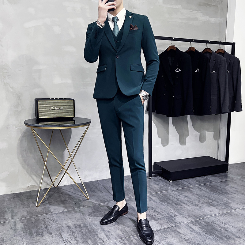 Venta al por mayor de nuevos productos traje de color sólido para hombre 2025 moda casual traje azul delgado coreano para hombre en stock