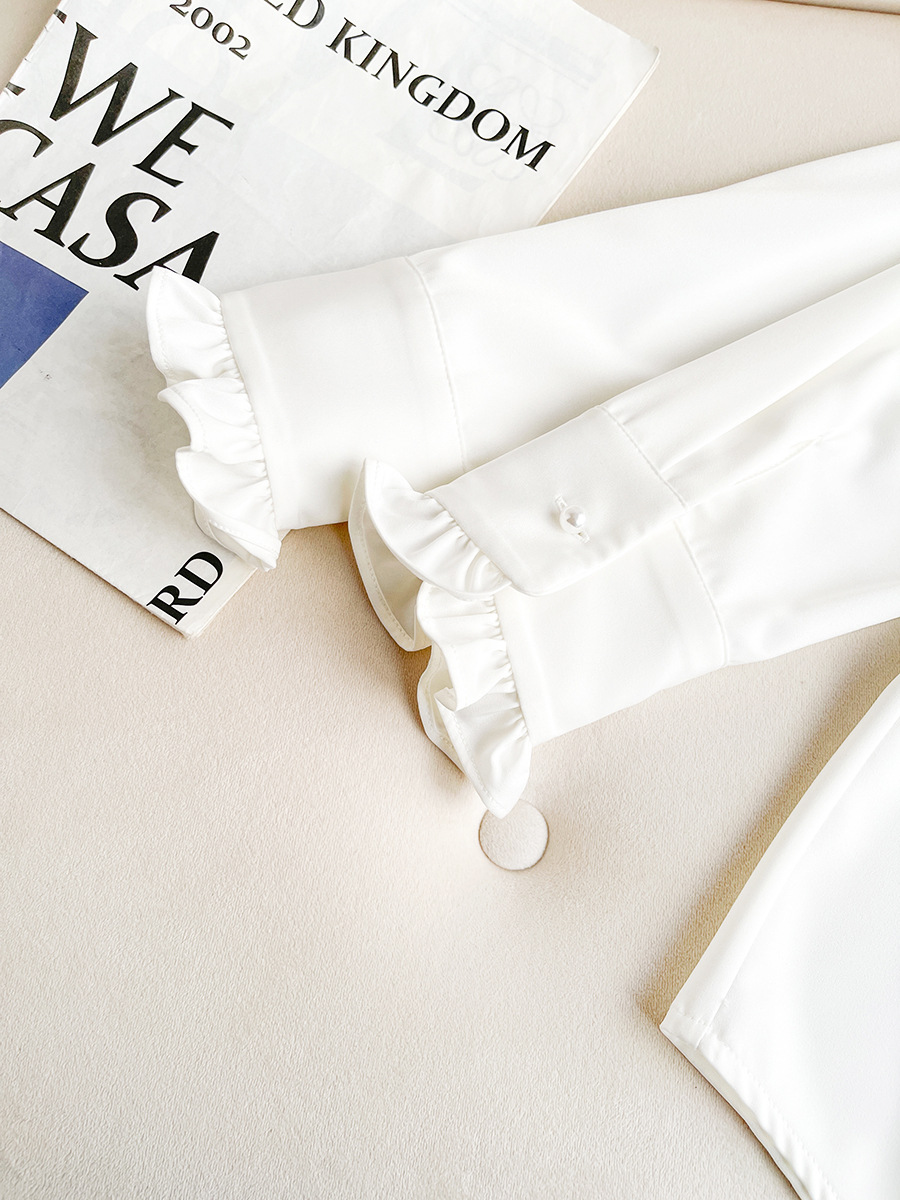 秋の新スタイルライトラグジュアリーデザインニッチサテンフレンチスイート耳立ち襟白シャツレディース人気トップス