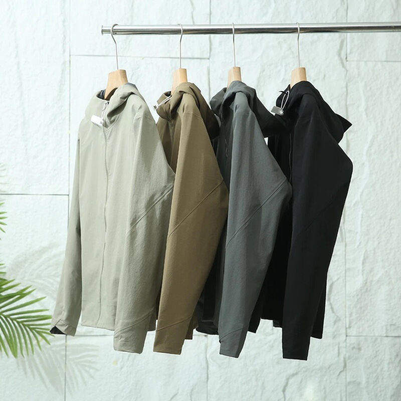 Outdoor Softshell Jacket with Seamless Rubberized Seams, Windproof Hooded Jacket, Lightweight, Breathable, Water-Repellent