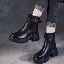 2025秋冬款小个子高跟侧拉链带扣机车短靴批发软皮厚底马丁靴跨境