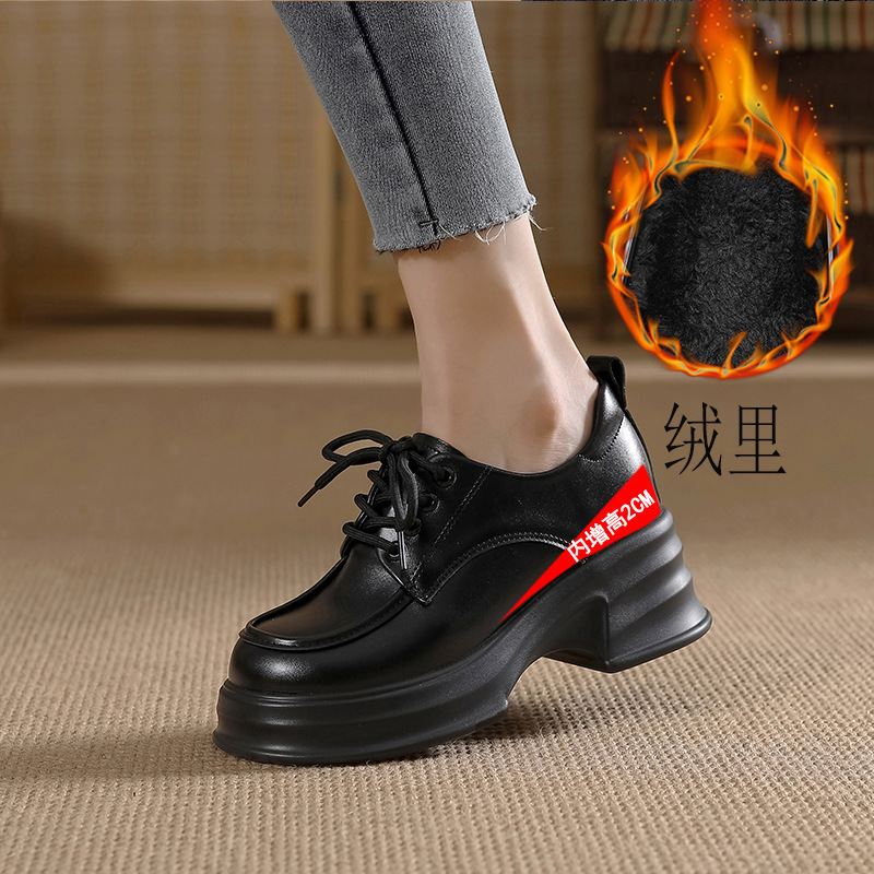 Zapatos de cuero pequeños atados para mujeres 2023 nuevos zapatos de mujer de aumento de altura en el viento británico 3233 zapatos individuales, zapatos de pastelería, suela gruesa, zapatos lefu