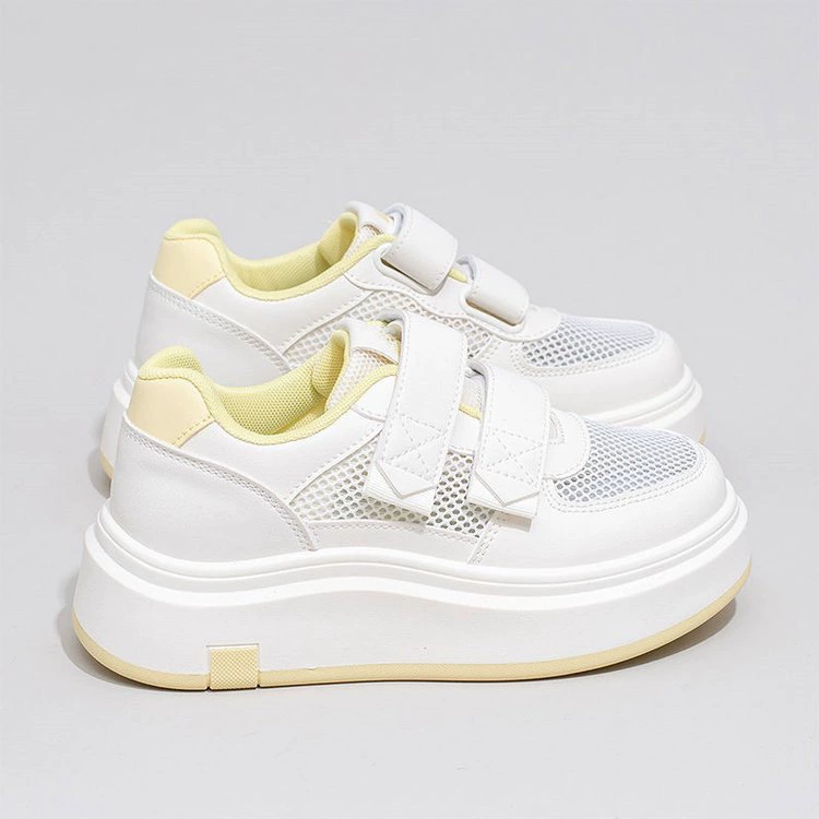Женские летние кроссовки 2025 года, новые, дышащие, из сетчатого материала, на толстой подошве, белые, на липучке, повседневные, спортивные.