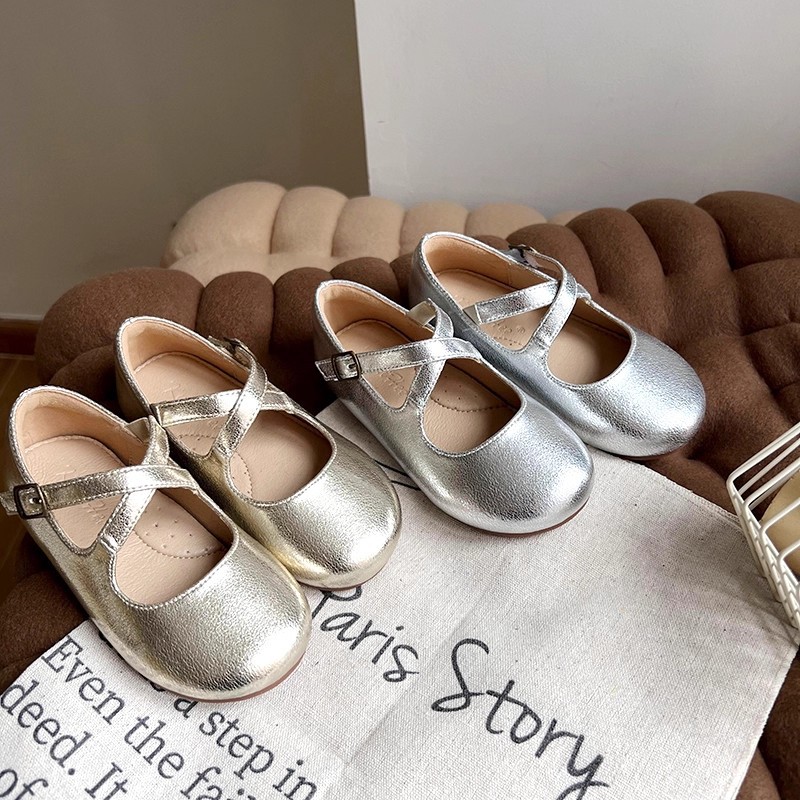 Children's Korean Style Spring New Small Leather Shoes for Girls, Stylish Silver Performance Shoes for Girls, Soft-Soled Shallow Mouth Princess Shoes