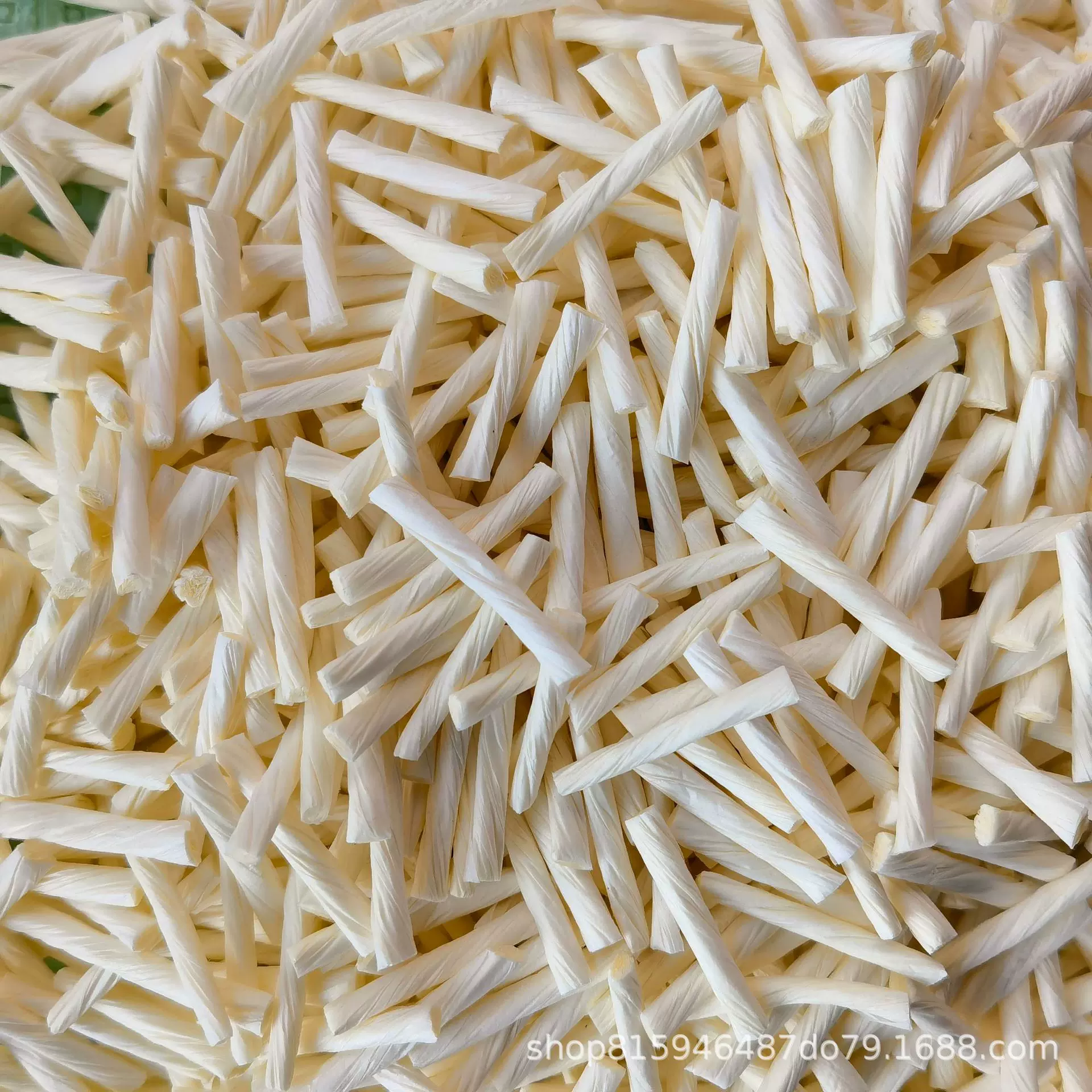 厂家直销仓鼠纸绳纸粒金丝熊木屑垫料吸水除臭四季造景用品