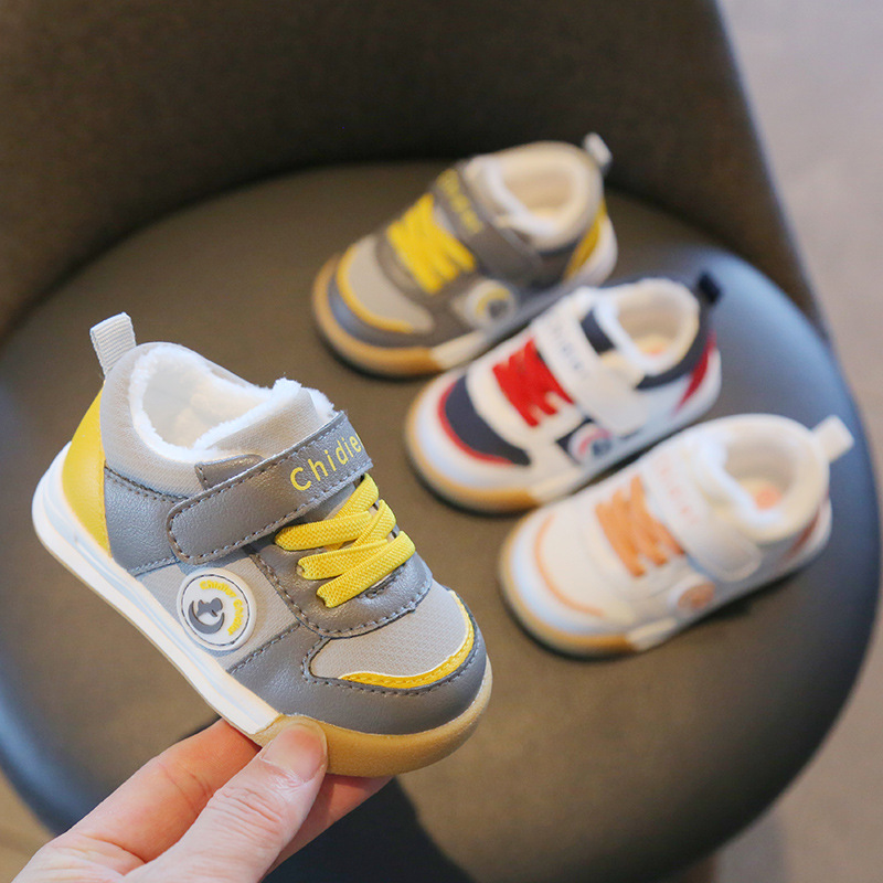 Zapatos de bebé de algodón con forro polar grueso de fondo suave zapatos antideslizantes para niños pequeños zapatos de bebé de 2 años para mujeres Otoño e Invierno 1-3 zapatos funcionales antideslizantes